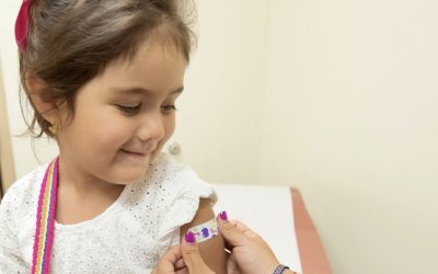 Los beneficios de la vacuna COVID-19 para niños de 5 a 11 años